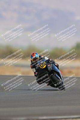 media/Sep-11-2022-SoCal Trackdays (Sun) [[81b7e951af]]/Turn 14 (1130am)/